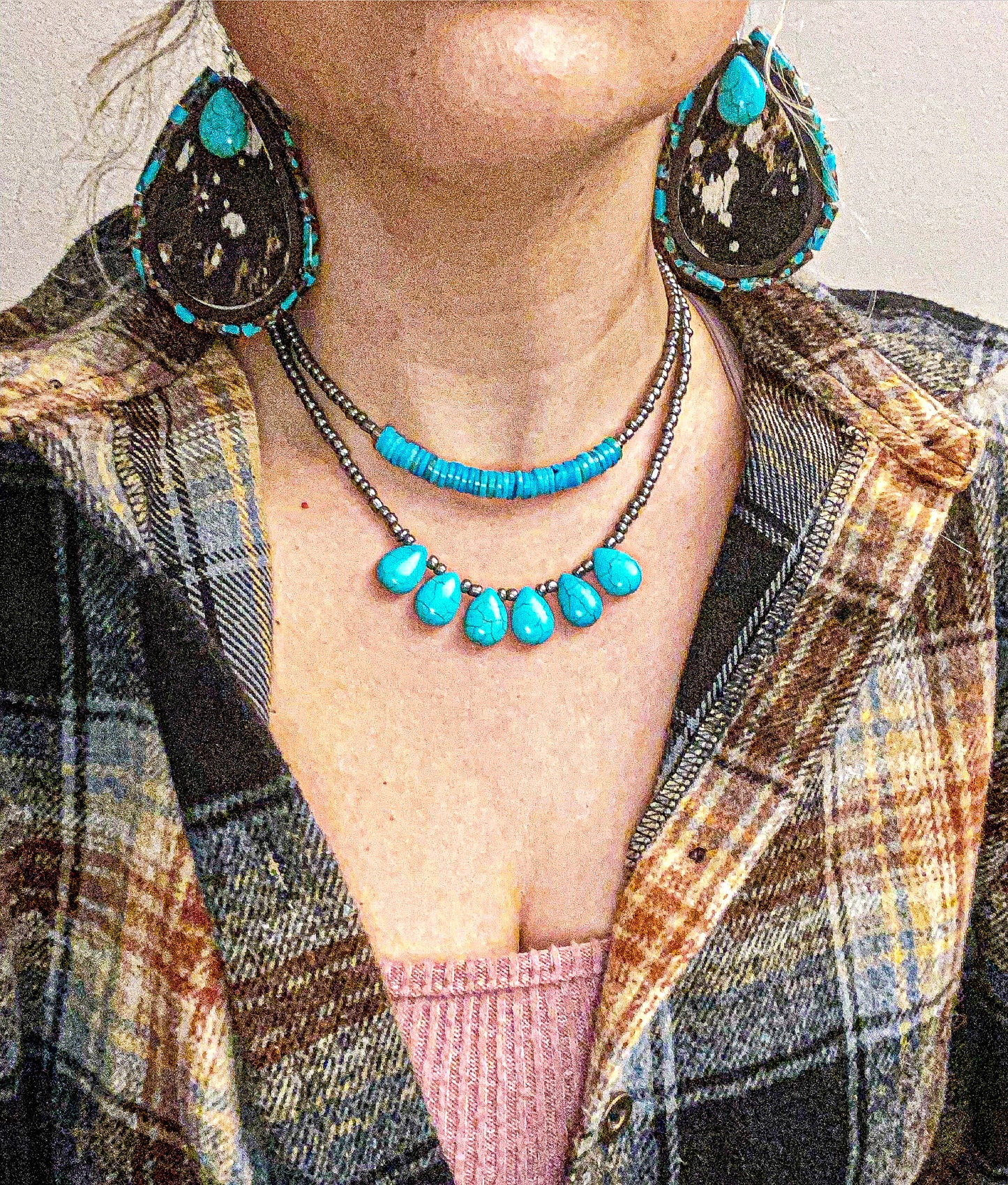 Teardrop turquoise necklace with silver beads